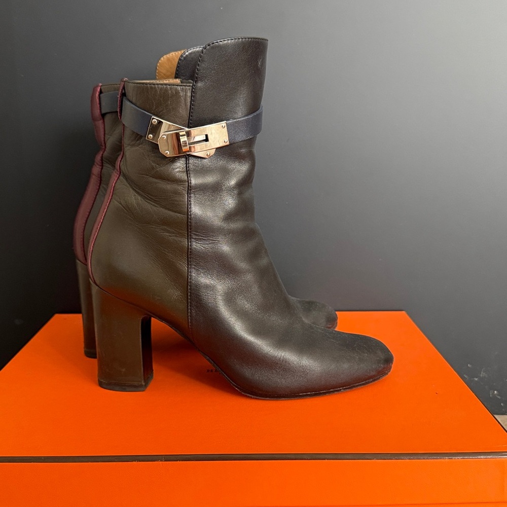 Hermes Joueuse Black Leather Ankle Boots with Silver Kelly Buckle